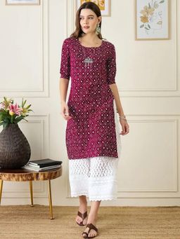 Gahan - Women Stylish Crepe Printed Straight Kurta - Wine