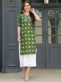 Gahan - Women Stylish Crepe Printed Straight Kurta - Green