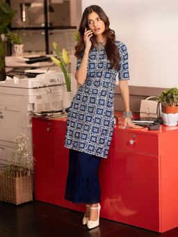 Gahan - Women Stylish Crepe Printed Straight Kurta - Blue