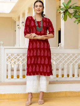 Gahan - Women Stylish Crepe Printed Straight Kurta - Red