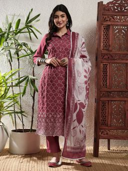 Shopping Queen - Women Pink Viscose Geometric Kurta and Pant with Dupatta