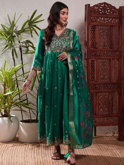 Shopping Queen - Women Green Silk Embroidered Kurta and Pant with Dupatta