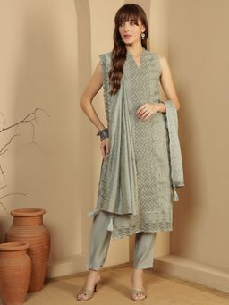 Shopping Queen - Women Green Silk Embroidered Kurta and Pant with Dupatta
