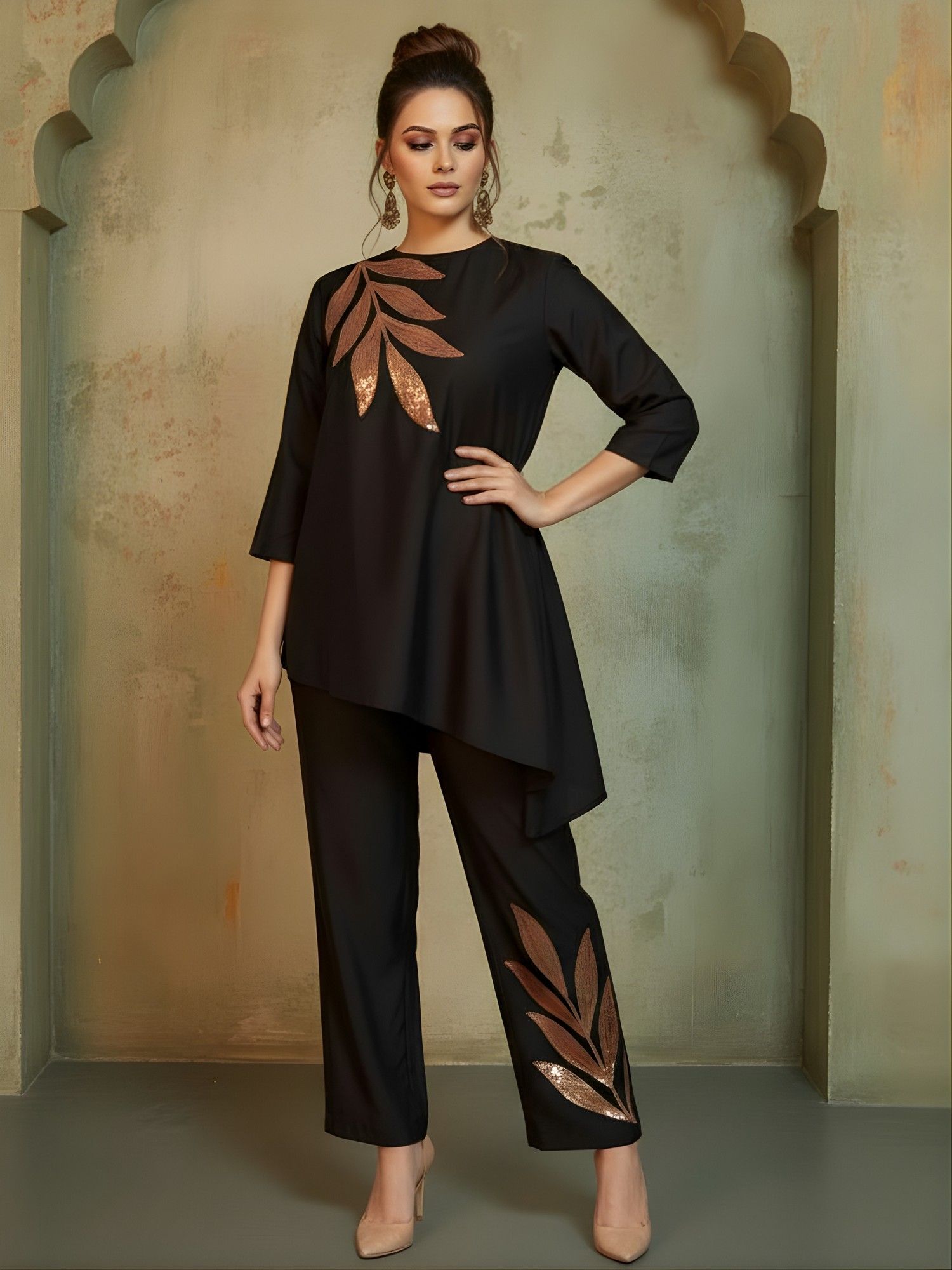 dora dori Black Embellished Crew Neck Co-Ord Set-picture-19