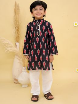 Junitos - Black Woven Ikat Printed Kurta with Pyjama
