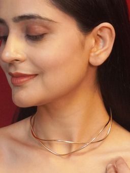 Niscka - Minimalistic Gold Plated Wavy Necklace