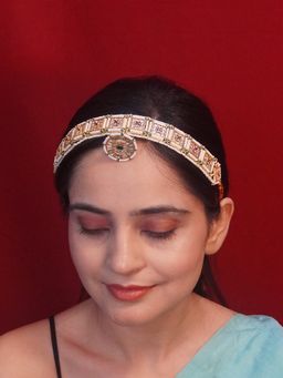 Niscka - Gold-Plated White Kundan and Faux Pearls Studded Head Matha Patti