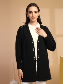 Gipsy - Black Woman Stylish and Cozy Winter Cape