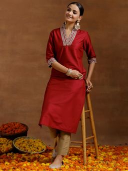Gerua By Libas - Maroon Zaridori Embroidered Straight Kurta