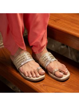 Coral Haze - Kinari Gold Kolhapuris