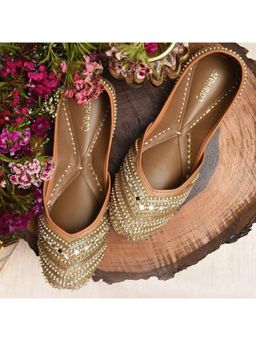 Coral Haze - Gold Extraordinary Women Brown Juttis