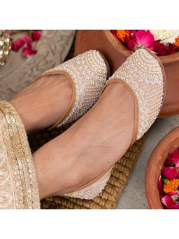 Coral Haze - Women White Blaire Juttis