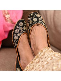 Coral Haze - Valerie Black Juttis