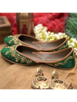 Coral Haze - Women Green Armana Juttis