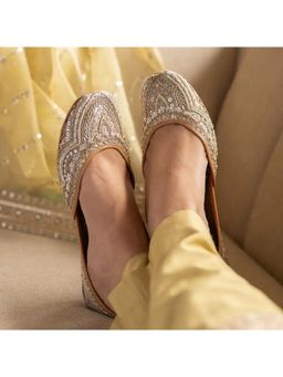 Coral Haze - Parizad Gold Juttis