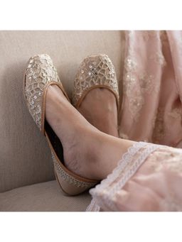 Coral Haze - Nazuk Beige Juttis