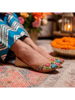 Coral Haze - Phulwari Pink Juttis