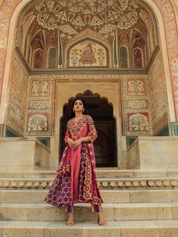 Swati Vijaivargie - Nagaur Kurta with Tonk Pant and Badmer Dupatta (Set of 3)