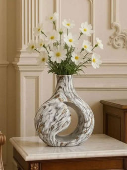 Acad Home - White Womb of Silence Vase