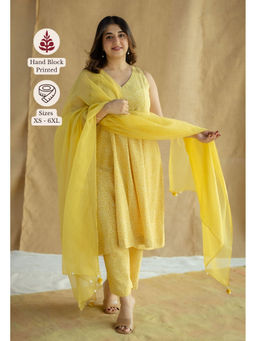 The Indian Ethnic Co. - Yellow Solid Cotton Kota Doria Dupatta With Tassels