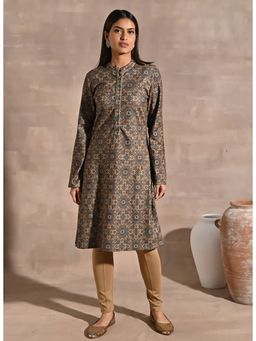 Lakshita - Green Geometric Print Woolen Kurta With Decorative Placket