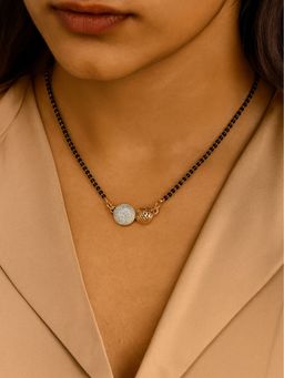 I Jewels - Traditional Single Line Pendant With Black Bead Chain Mangalsutra