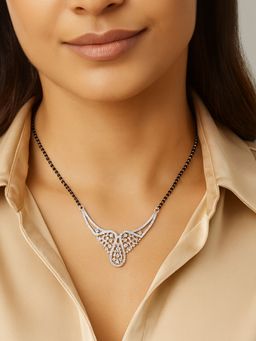 I Jewels - Traditional Single Line Pendant With Black Bead Chain Mangalsutra