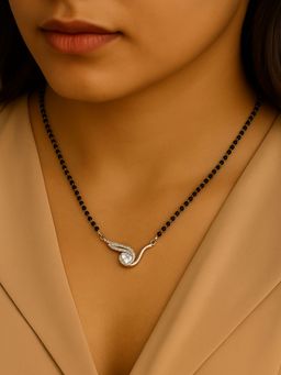 I Jewels - Traditional Single Line Pendant With Black Bead Chain Mangalsutra