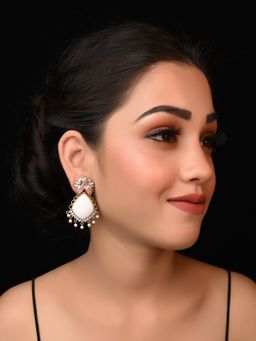 AG'S - Sanjita White Diamond Earrings