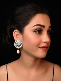 AG'S - Naysha Round Silver Earrings