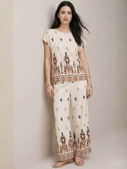 Outzidr - Off White Printed Top With Pants Co-Ord Set