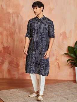 Vastramay - Men Blue Foil Bandhani Printed Rayon Kurta With Cream Pyjama