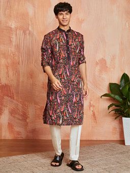 Vastramay - Men Black Paisley Printed Viscose Blend Kurta With Cream Pyjama