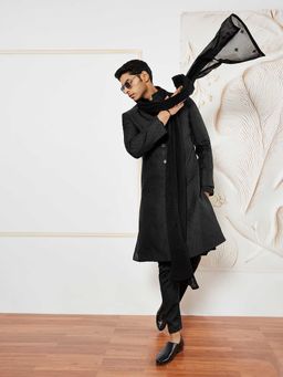 Vastramay - Men Black Kalka Jacquard Sherwani With Pyjama & Embroidered Dupatta