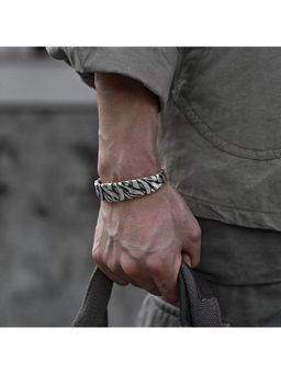 Salty Alpha - Men Virile Stripe Silver Cuff