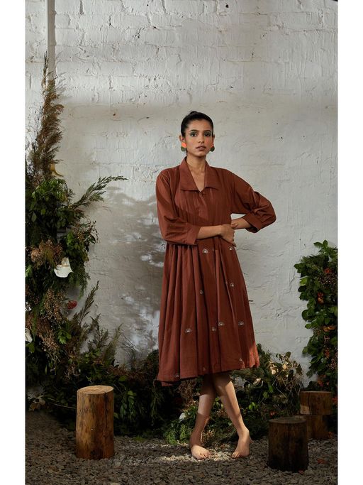 cinnamon brown dress Cinnamon Glaze Halter Satin Maxi Dress Brown Size M from Hello Molly