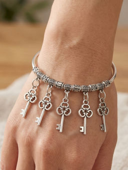 RUNORAA - Keys Of Destiny Bracelet
