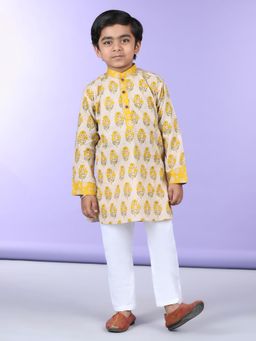Kinder Kids - Full Sleeves Floral Kurta With Solid Pajama - Yellow