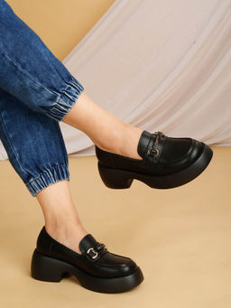 Flat n Heels - Women Black Loafers
