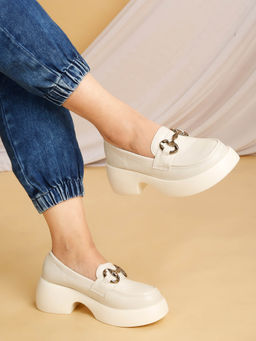 Flat n Heels - Women Beige Loafers