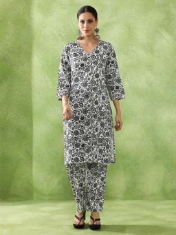 Jaipur Kurti - Women Black Floral Viscose Rayon Kurta with Pant