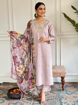 Gahan - Mauve Chanderi Embroidered Kurta with Pant & Dupatta