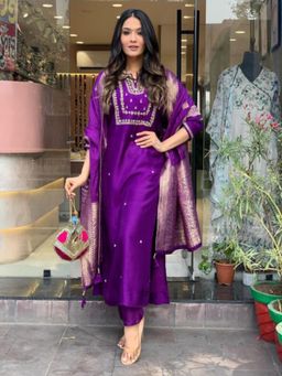 Gahan - Womens Purple Chanderi Embroidered Kurta with Pant & Dupatta