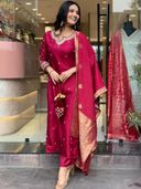 Red color option, Sold out, Currently selected