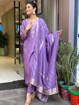 Gahan - Womens Purple Chanderi Embroidered Kurta with Pant & Dupatta