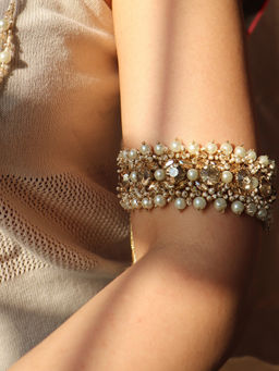 Label Pooja Rohra - White Amaara Armlet