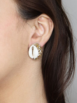 Label Pooja Rohra - Gold Dune Shell Earrings