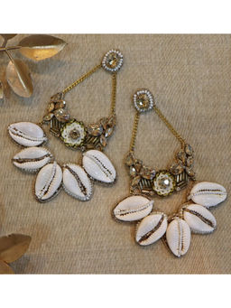 Label Pooja Rohra - White Hali Earrings