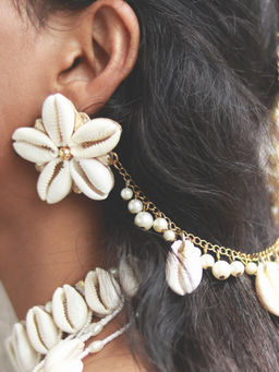 Label Pooja Rohra - White Mehr Earrings