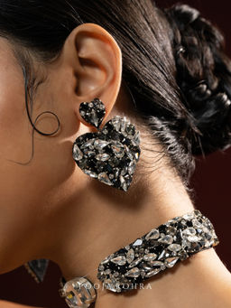 Label Pooja Rohra - Black Zara Heart Earrings